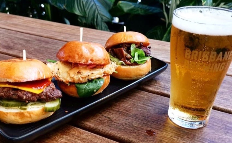 BurgersAndBeerBrewhouse_773x478.jpg